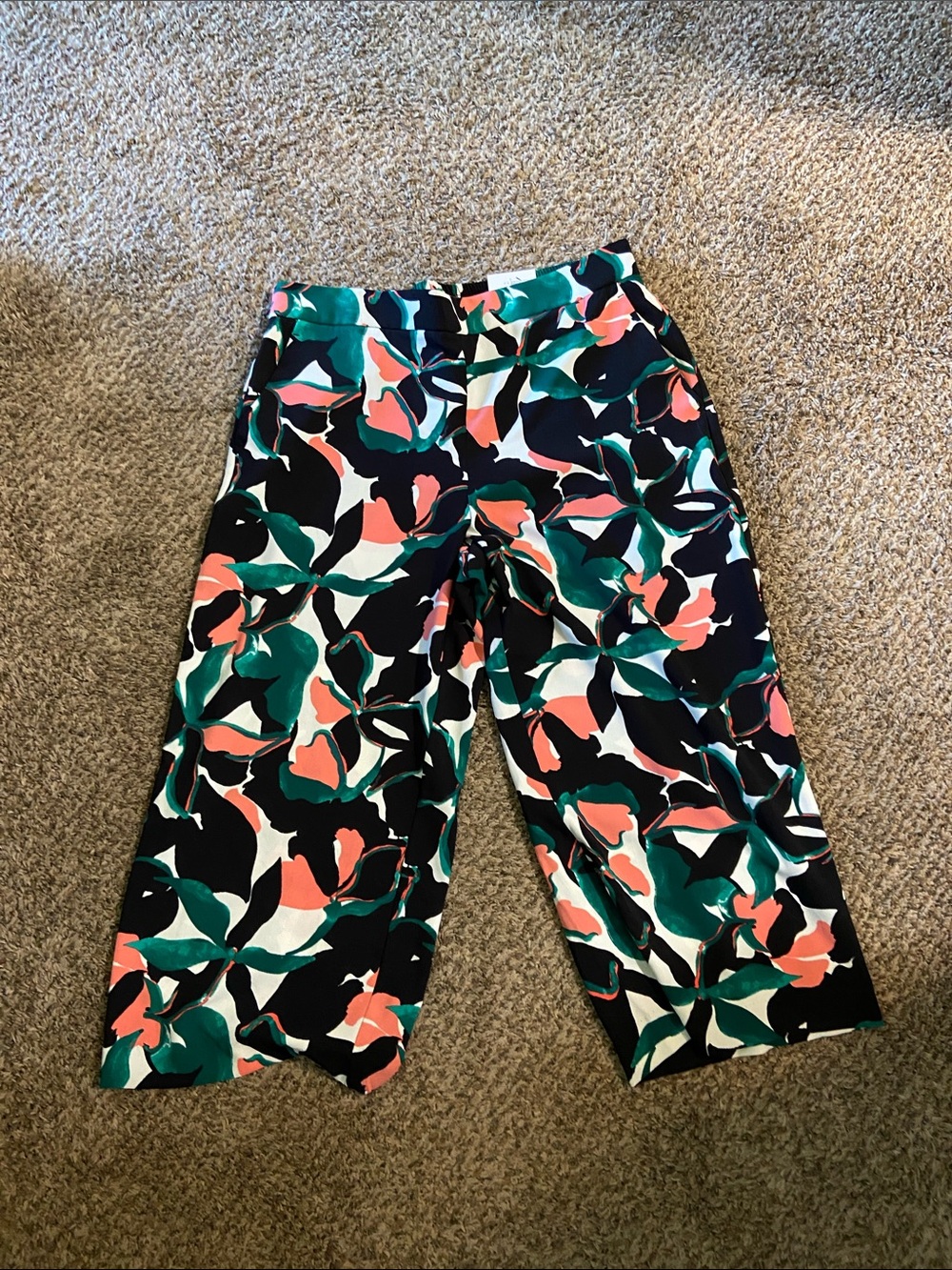 Nine West Floral Cropped Pants - Black, Green & Coral